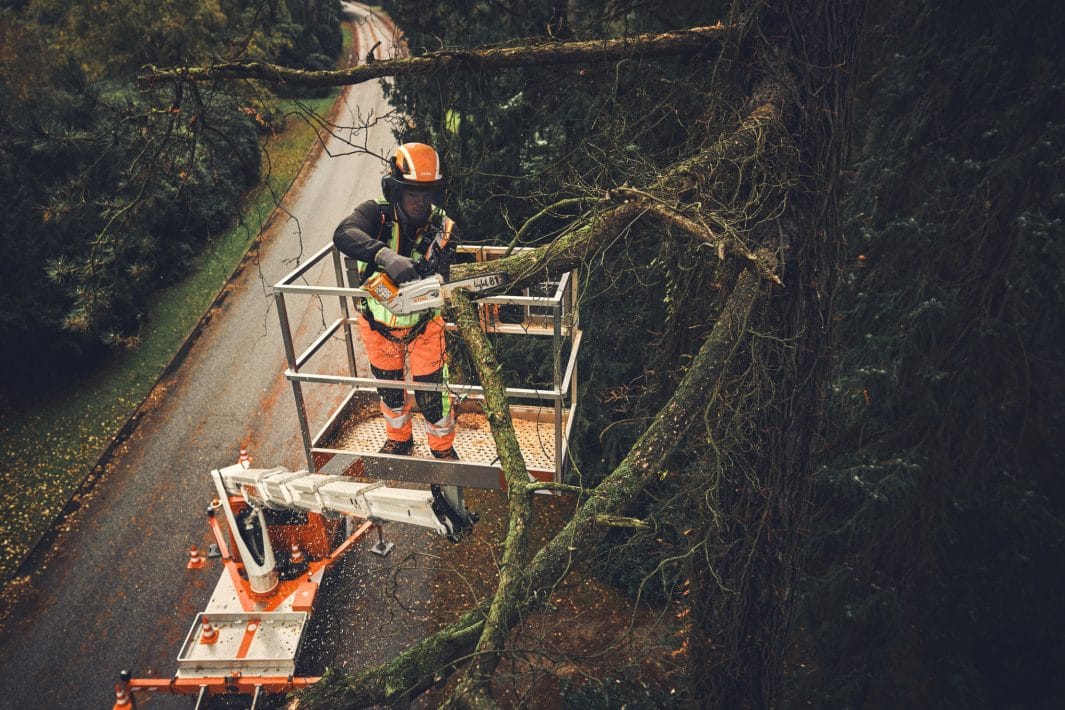 MSA 190 T Cordless Chainsaw - Image 4